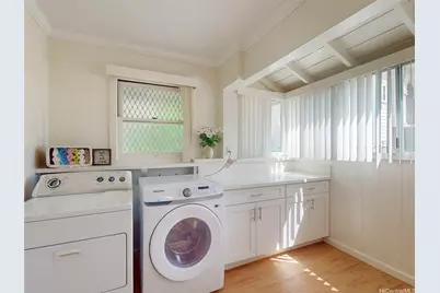 2035 Kakela Drive, Honolulu, HI 96822 - Photo 9