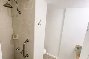 222 Kaiulani Ave, Honolulu, HI 96815 - Photo 15