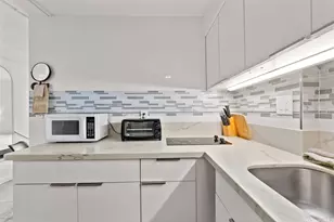 2463 Kuhio Ave, Honolulu, HI 96815 - Photo 13