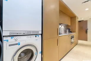 383 Kalaimoku St, Honolulu, HI 96815 - Photo 19