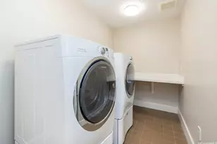 1108 Auahi St, Honolulu, HI 96814 - Photo 9