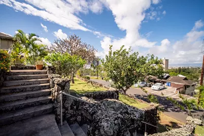 1671 Kamamalu Avenue #Main House, Honolulu, HI 96813 - Photo 7