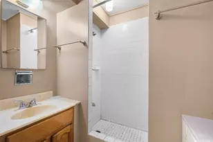 1660 Kalakaua Ave, Honolulu, HI 96826 - Photo 11
