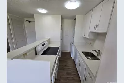 320 Liliuokalani Avenue #2405, Honolulu, HI 96815 - Photo 1