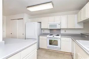 94-829 Lumiauau St, Waipahu, HI 96797 - Photo 5
