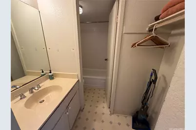 1920 Ala Moana Boulevard #1414, Honolulu, HI 96815 - Photo 9