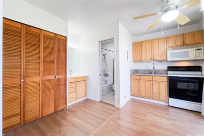 2649 Varsity Place #411, Honolulu, HI 96826 - Photo 7