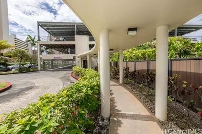 990 Ala Nanala Street #8B, Honolulu, HI 96818 - Photo 5