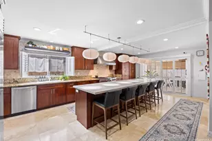 220 Kaiolohia Pl, Honolulu, HI 96825 - Photo 7