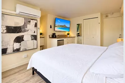 2463 Kuhio Avenue #402, Honolulu, HI 96815 - Photo 3