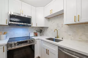 572 Mananai Pl, Honolulu, HI 96818 - Photo 9