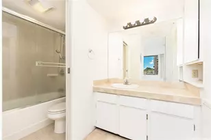 411 Hobron Ln, Honolulu, HI 96815 - Photo 9