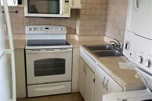 1555 Pohaku St, Honolulu, HI 96817 - Photo 1