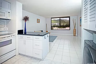 2724 Kahoaloha Lane #902, Honolulu, HI 96826 - Photo 1
