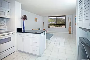 2724 Kahoaloha Ln, Honolulu, HI 96826 - Photo 1