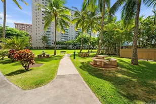 3009 Ala Makahala Pl, Honolulu, HI 96818 - Photo 1