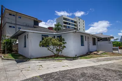 1044 Green Street #A, Honolulu, HI 96814 - Photo 1