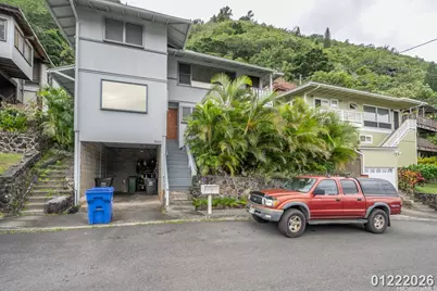 3033 Woolsey Place #(Upstairs), Honolulu, HI 96822 - Photo 1