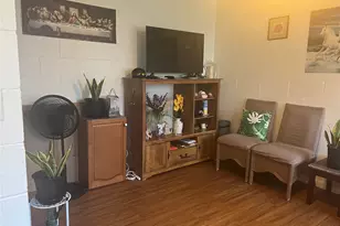 1470 Dillingham Blvd, Honolulu, HI 96817 - Photo 1