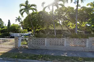730 Hunakai St, Honolulu, HI 96816 - Photo 1