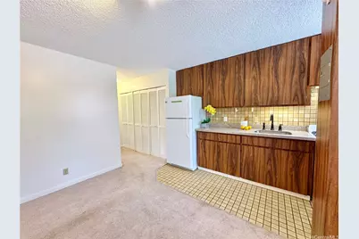 1036 Green Street #204, Honolulu, HI 96822 - Photo 1
