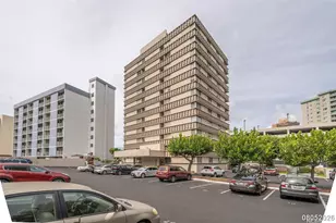 1099 Ala Napunani St, Honolulu, HI 96818 - Photo 1