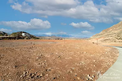 3294 S Cliffs Dr, Hurricane, UT 84737 - Photo 1