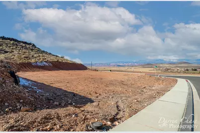 811 W Rock View Dr #37, Hurricane, UT 84737 - Photo 11