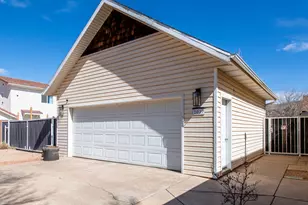 1027 S 920 W, Hurricane, UT 84737 - Photo 11