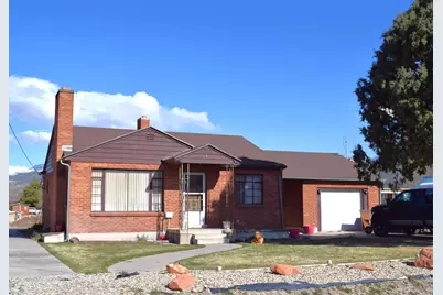 255 S Center St, Circleville, UT 84723 - Photo 1