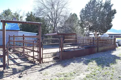 255 S Center St, Circleville, UT 84723 - Photo 25