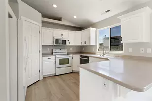 4400 W State St, Hurricane, UT 84737 - Photo 7