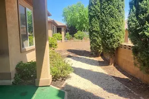 3879 London Ln, Santa Clara, UT 84765 - Photo 3