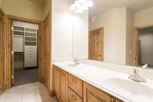 3879 London Ln, Santa Clara, UT 84765 - Photo 17