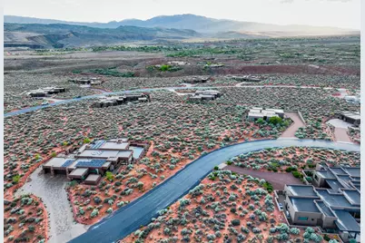 750 W Shinava Dr, Ivins, UT 84738 - Photo 17
