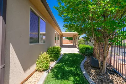 1574 N Sugar Plumb Ln, Washington, UT 84780 - Photo 27