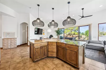 2090 Tuweap Dr #9, Saint George, UT 84770 - Photo 7