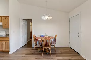 154 E Cyndi Ln, La Verkin, UT 84745 - Photo 5