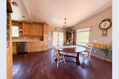 425 E Mule Deer Rd, Central, UT 84722 - Photo 13