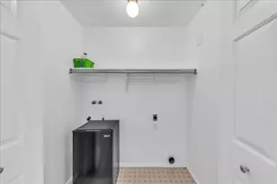 1090 E 700 S, Saint George, UT 84790 - Photo 15