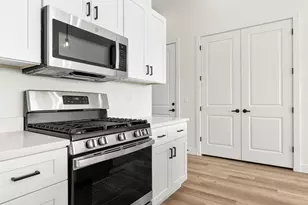 2040 W. 320 S., Hurricane, UT 84737 - Photo 11