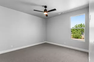 1089 E Coyote Crest Dr, Washington, UT 84780 - Photo 13