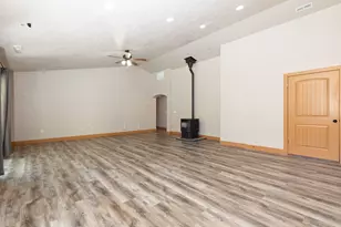 1054 E Ashdown Forest Rd, Cedar City, UT 84721 - Photo 11