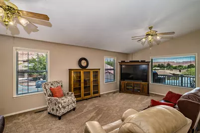 76 E 725 S, Ivins, UT 84738 - Photo 23