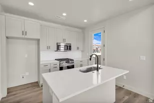 560 W Aqua Cove Pkwy, Saint George, UT 84790 - Photo 11