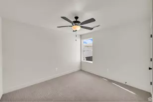 560 W Aqua Cove Pkwy, Saint George, UT 84790 - Photo 21