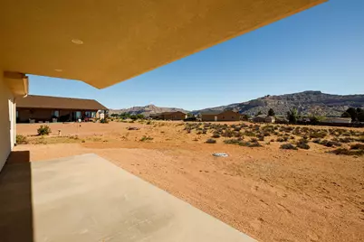 1140 S Independence Way, Big Water, UT 84741 - Photo 25