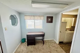 1150 W Red Hills Pkwy, Washington, UT 84780 - Photo 19