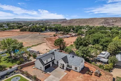 2447 Arrowhead Trail, Santa Clara, UT 84765 - Photo 25