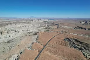 1330 E Lone Rock View, Big Water, UT 84741 - Photo 19